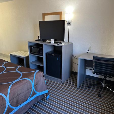Super 8 by Wyndham Columbia Clark Lane Hotel Bagian luar foto