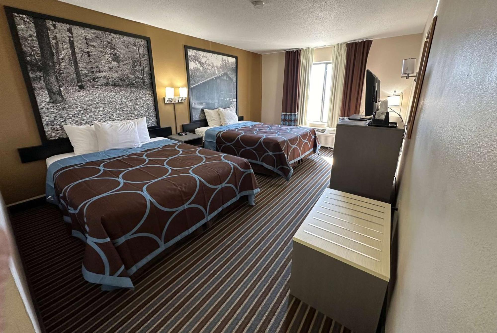 Super 8 by Wyndham Columbia Clark Lane Hotel Bagian luar foto