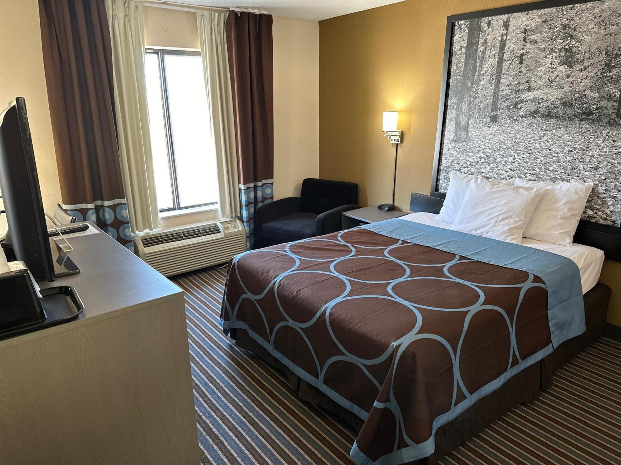 Super 8 by Wyndham Columbia Clark Lane Hotel Bagian luar foto
