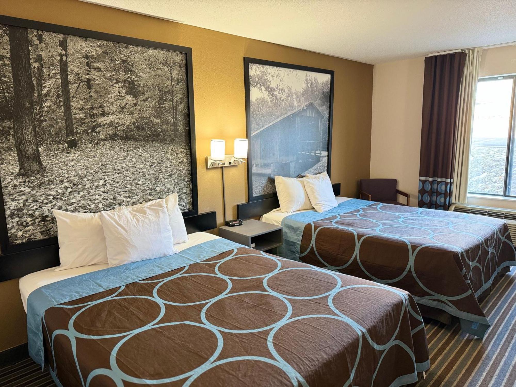 Super 8 by Wyndham Columbia Clark Lane Hotel Bagian luar foto
