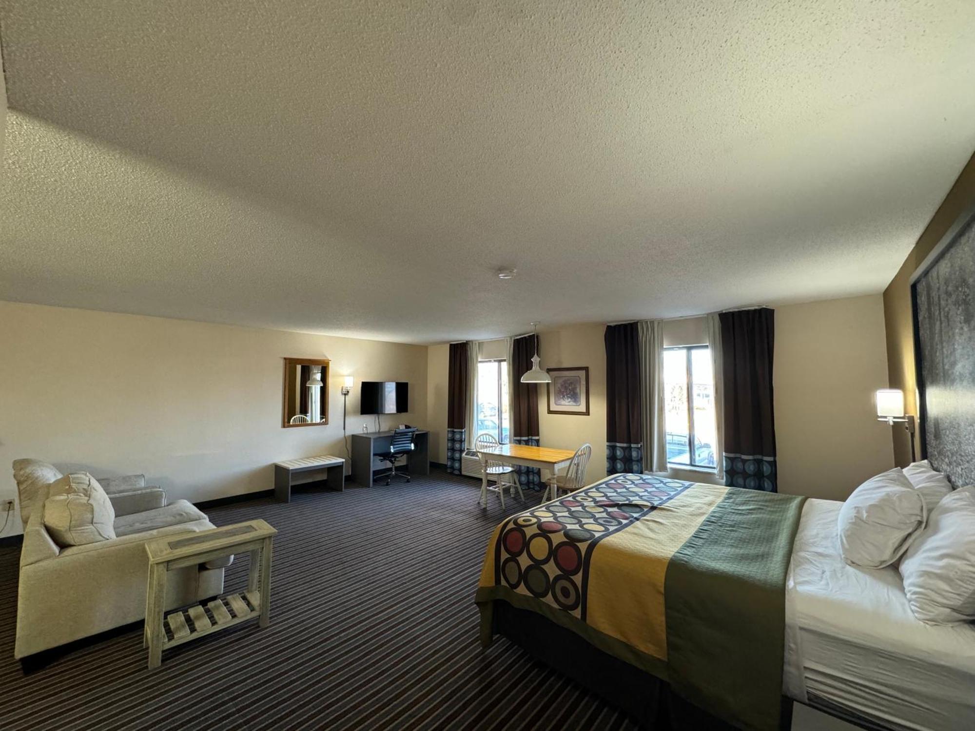 Super 8 by Wyndham Columbia Clark Lane Hotel Bagian luar foto