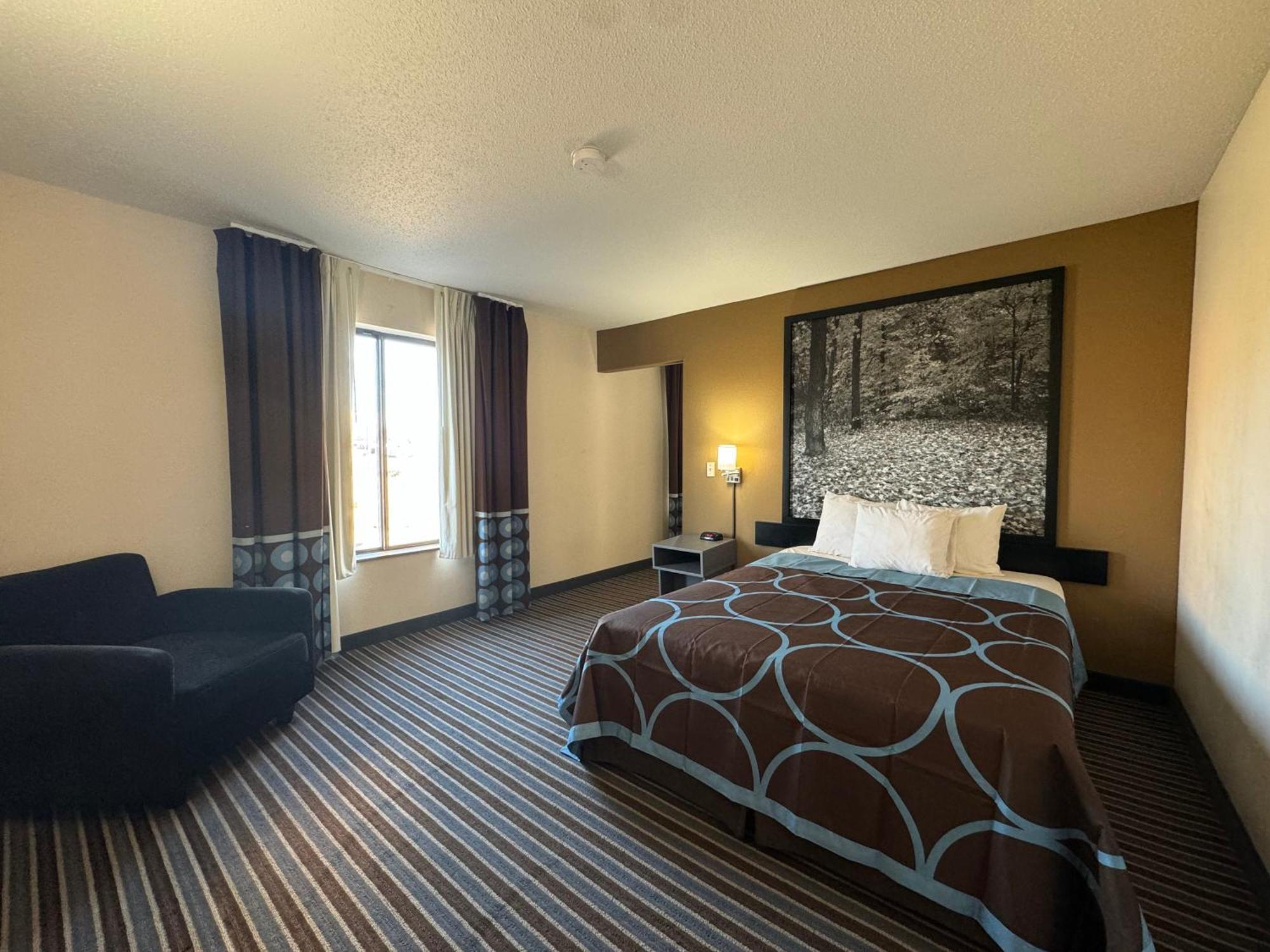Super 8 by Wyndham Columbia Clark Lane Hotel Bagian luar foto
