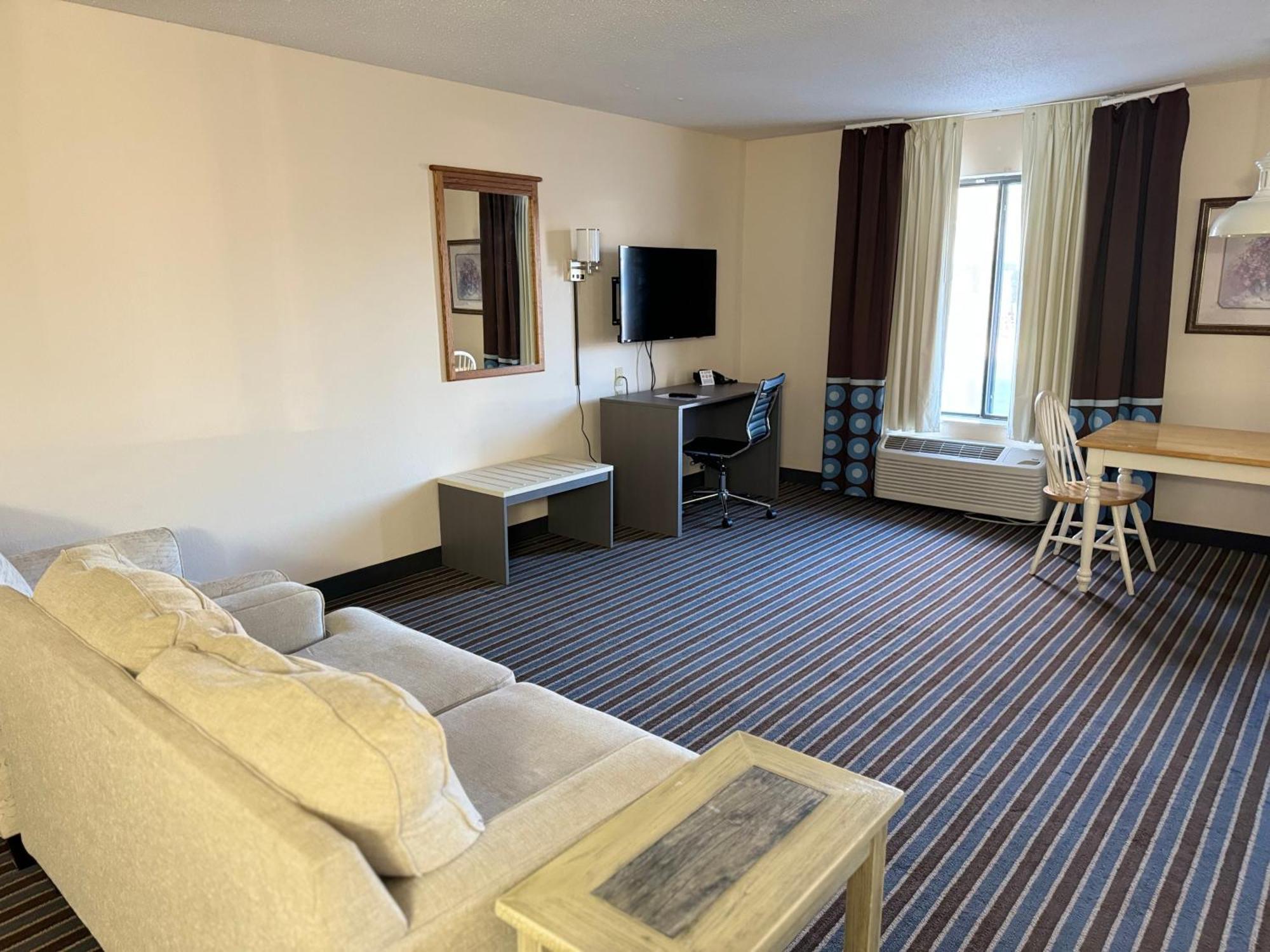 Super 8 by Wyndham Columbia Clark Lane Hotel Bagian luar foto