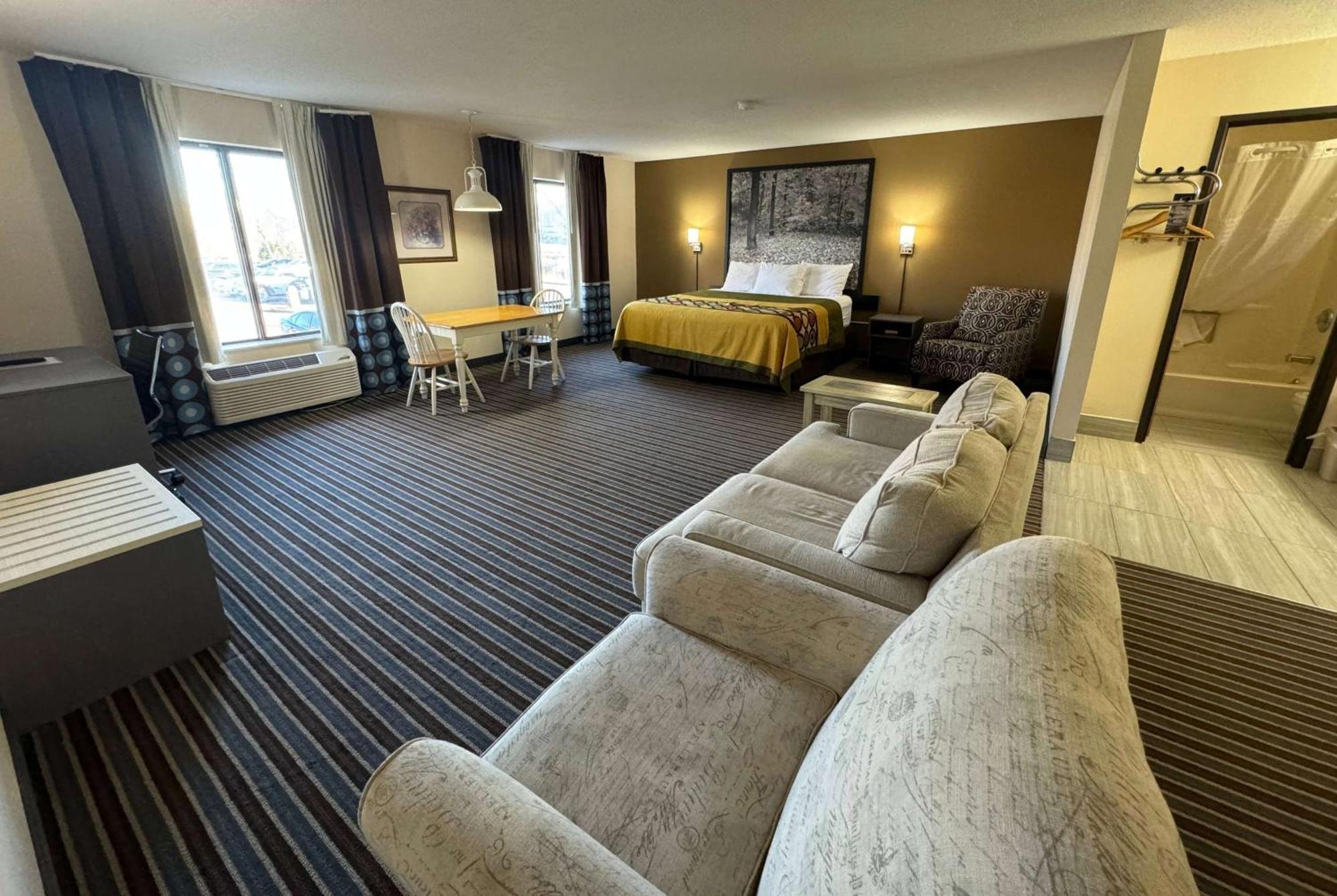 Super 8 by Wyndham Columbia Clark Lane Hotel Bagian luar foto