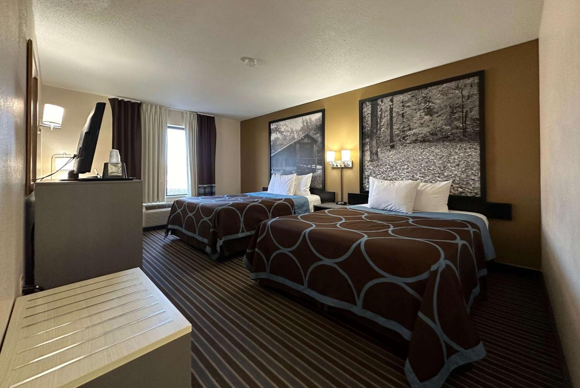 Super 8 by Wyndham Columbia Clark Lane Hotel Bagian luar foto
