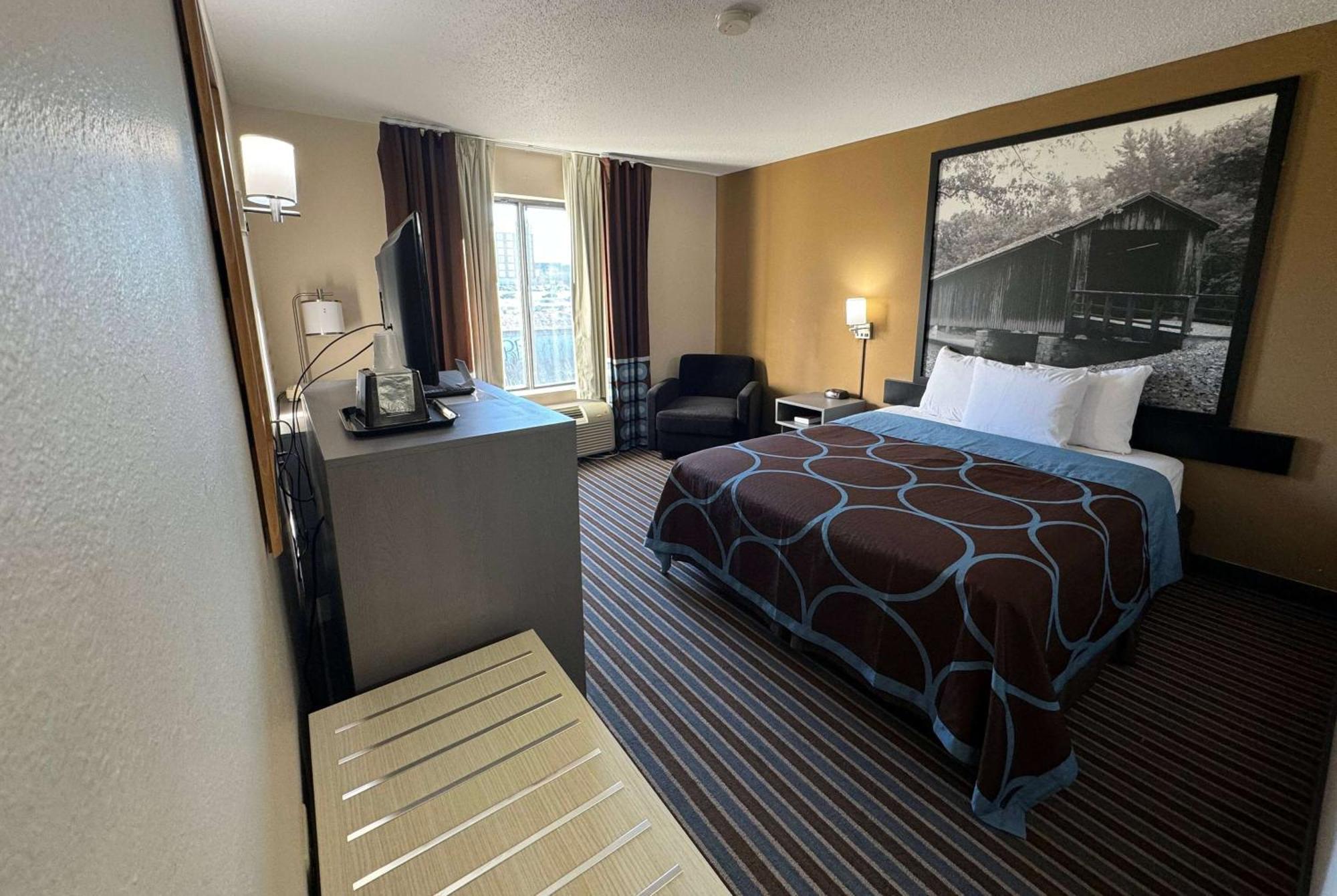Super 8 by Wyndham Columbia Clark Lane Hotel Bagian luar foto
