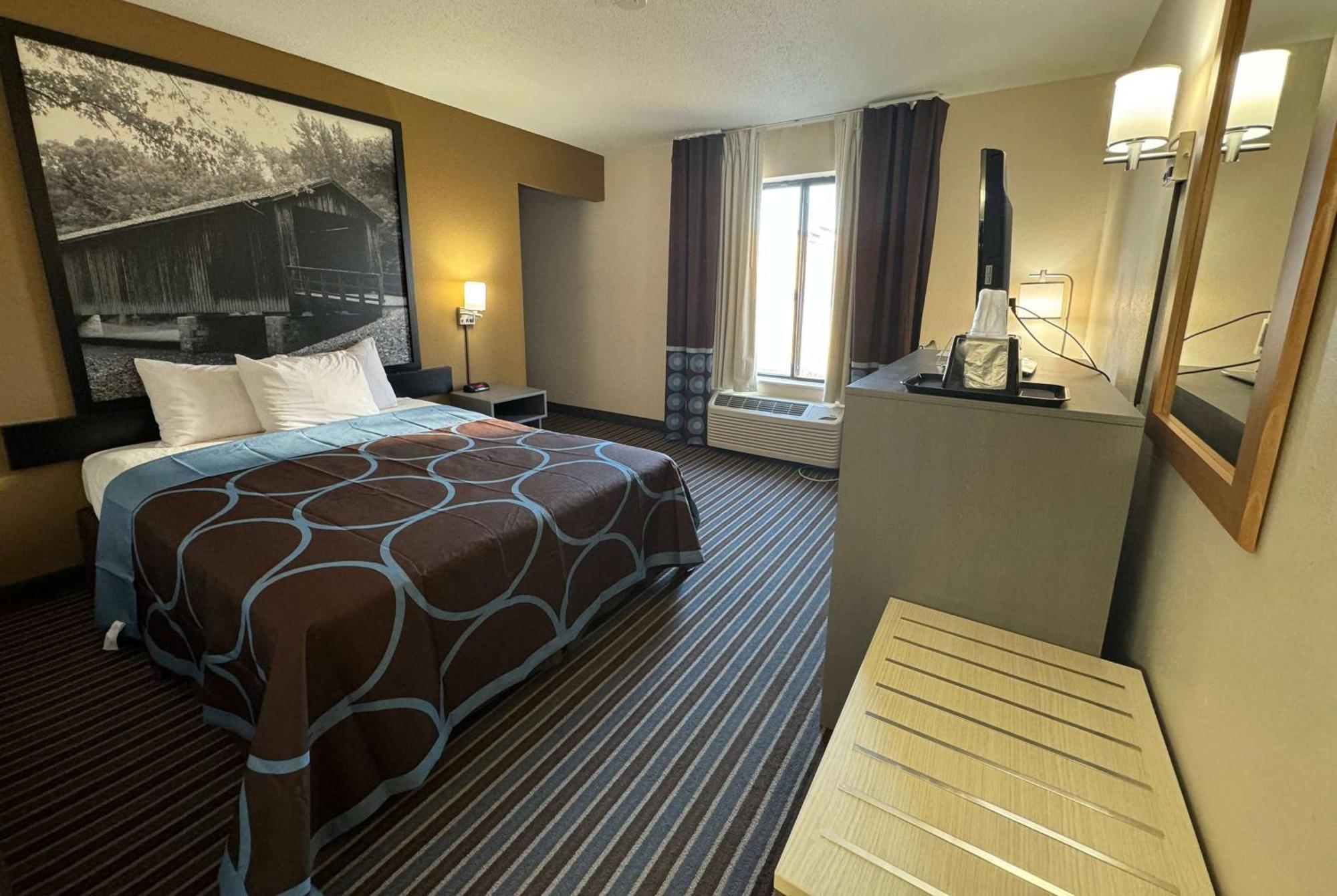 Super 8 by Wyndham Columbia Clark Lane Hotel Bagian luar foto